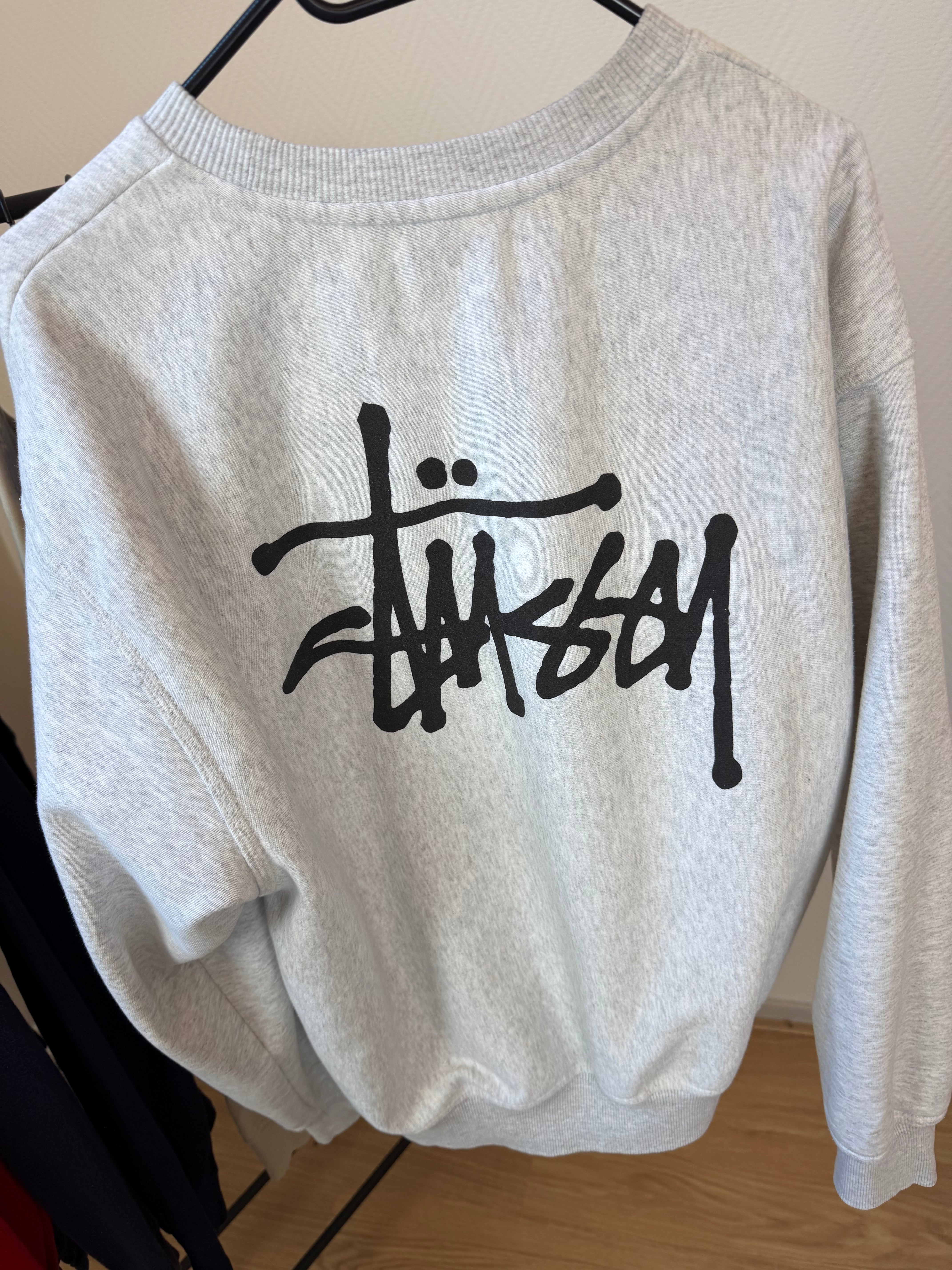 Stüssy sweater