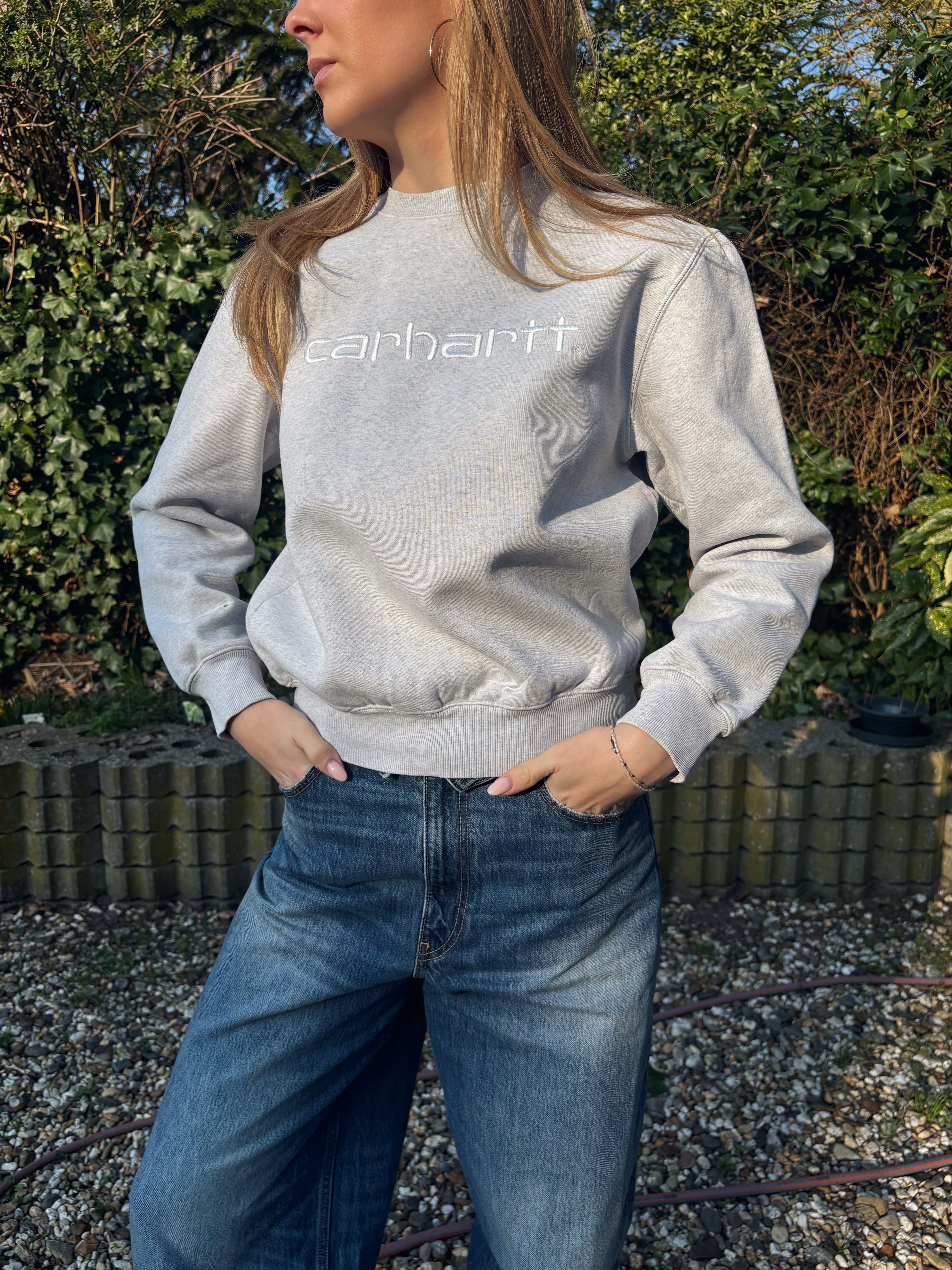 Carhartt sweater